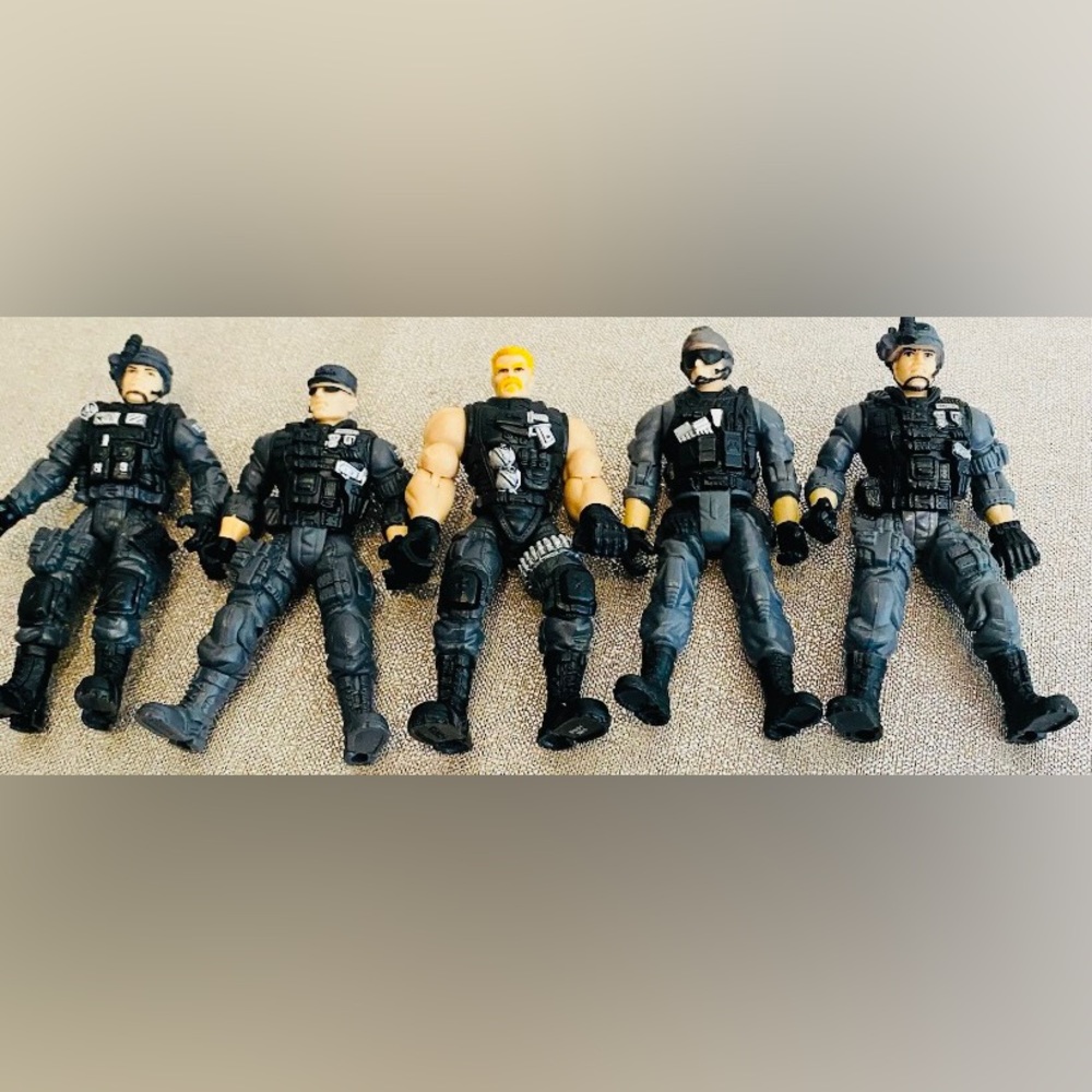 Lot of 5 special army forces figures